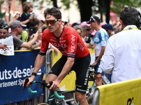 Tour de France 2024: Arnaud Démare déclassé pour avoir tassé van Aert