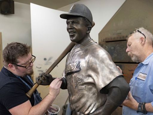 New Jackie Robinson statue to replace stolen one gets all-star dedication at Kansas youth baseball field