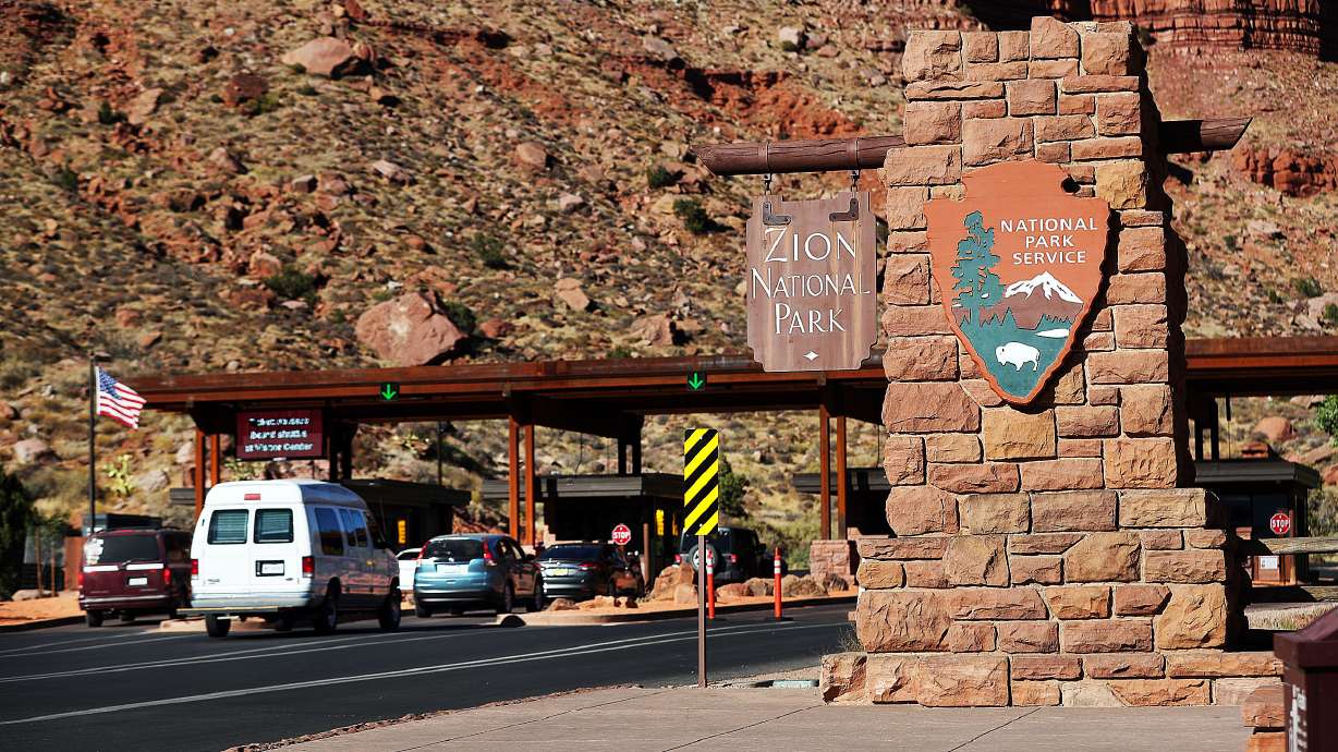 Hiker dies at Scout Lookout in Zion National Park