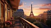 La mesa que transforma tu balcón en una terraza y está de moda en París
