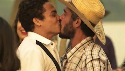 Morto aos 39 anos, Thommy Schiavo revelou em entrevista que cena de beijo com Silvero Pereira não estava prevista; relembre