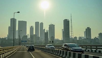 Mumbai Weather Update: IMD Predicts Cloudy Skies With Light Drizzle Today; Humidity To Remain High