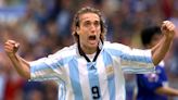 A 20 años del último partido de Gabriel Batistuta en la selección, ¿cuáles fueron sus goles más emblemáticos?