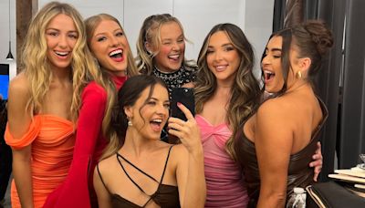 How Dance Moms Trauma Bonded JoJo Siwa, Chloé Lukasiak, Kalani Hilliker & More of the Cast - E! Online