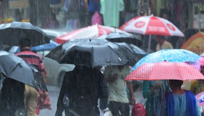 Heavy Rains Paralyze Mumbai City, Flights and Trains Disrupted