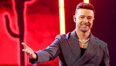 Justin Timberlake Stops Performance to Help Fan in Distress