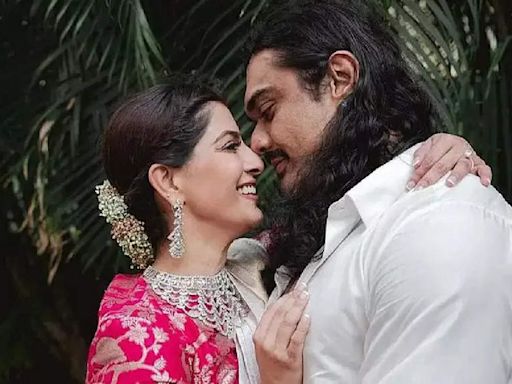 Varalaxmi Sarathkumar marries Nicholai Sachdev in Thailand; the wedding reception is to happen in Chennai on July 3 | Tamil Movie News - Times of India