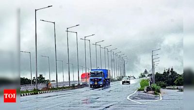 Heavy Rain to Hit Southern and Central Districts Tomorrow: IMD Forecast | Ranchi News - Times of India