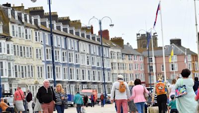 Fiver to park on Welsh seaside town's promenade under charging plan from council
