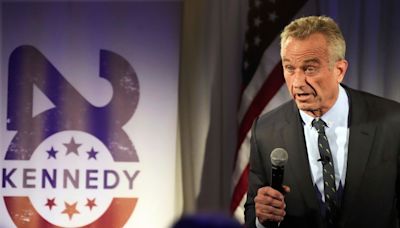 Robert F. Kennedy Jr. aplaude retiro de Biden y acusa a su partido de "ocultar su deterioro" - El Diario NY