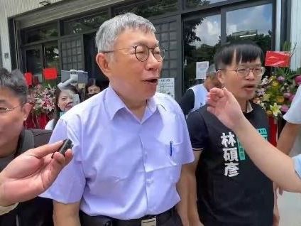 帳目亂到說不清 小草群組「驚傳翻臉了」反嗆柯：阿北不是以前的阿北了