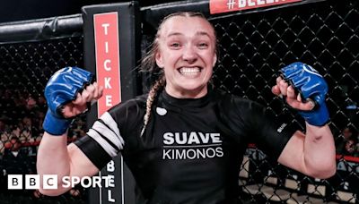 Bellator Champions Series: Sara Collins stuns Leah McCourt in London