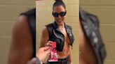 Outfit viral de Kelsey Plum en la WNBA: con mini chaleco y sin ropa interior