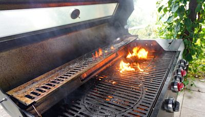 Tips You Should Know For Cooking Biscuits On A Gas Grill