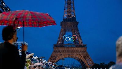 JO de Paris 2024 : Hidalgo voudrait bien garder les anneaux olympiques sur la tour Eiffel