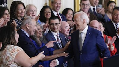 Las nuevas medidas migratorias de Biden: Entre la esperanza y la controversia