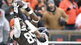 David Njoku reels in Joe Flacco look with strong hands to get Browns on the board vs. Bears