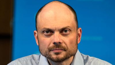 Putin critic Vladimir Kara-Murza thought he was being executed before his release in historic prisoner swap