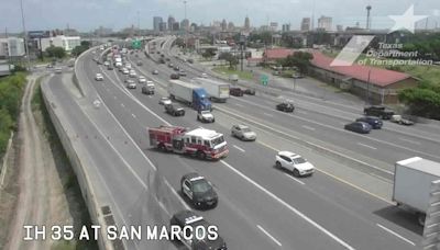 Overturned trailer halts San Antonio traffic on I-35