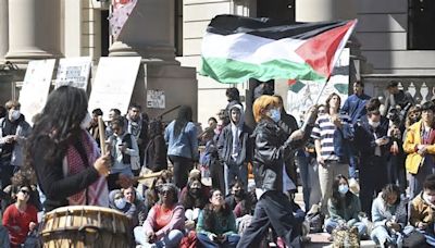 Decine di studenti che manifestavano per il popolo palestinese sono stati arrestati nelle università di New York e Yale