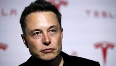 As Apple Integrates 'Woke Nanny AI Spyware,' Let's Remind Ourselves Of Elon Musk's Most Explosive Feuds