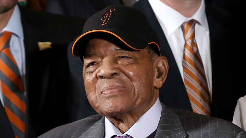 Baseball Legend Willie Mays Dies at 93 – Fans and Friends Pay Tribute