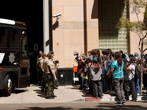 Operativo policial contra la protesta pro-palestina en la Universidad de California en San Diego provoca decenas de arrestos y críticas