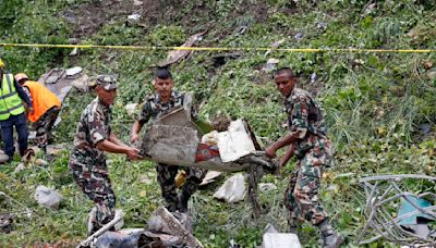 尼泊爾小飛機起飛衝出跑道起火 機上19人僅機師生還