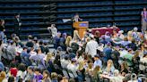 Passover Seder on UF campus draws more than 1,000 people to Exactech Arena