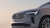 Volvo XC90 Plug-in Hybrid SUV Stays Relevant With New Tech for 2025