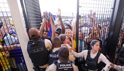 Confrontos no estádio em Miami atrasam a final da Copa América em quase 90 minutos