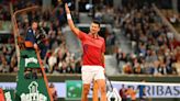 Djokovic barre a Carballés y ya mete miedo antes de su primera gran prueba en París: Monfils o Musetti