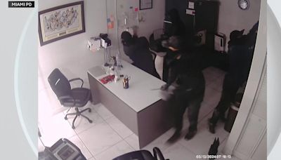 Caught on video: Would-be thieves leave empty-handed after breaking into Miami jewelry store