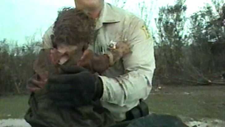 WATCH: The rescue of 'Mud Baby' during 1999 Oklahoma tornado