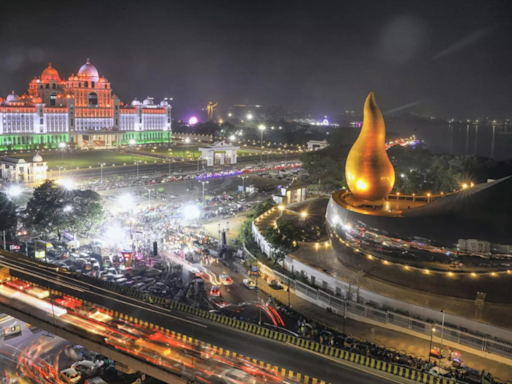 Hyderabad no more capital of Andhra Pradesh from today | India News - Times of India