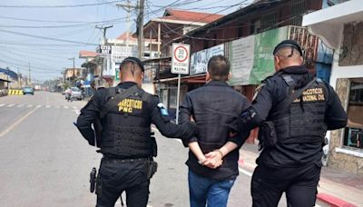 Autoridades de Honduras entregan a guatemalteco que tenía orden de captura por estafa