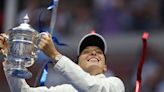 Tennis-Swiatek swats aside Jabeur to claim first U.S. Open title