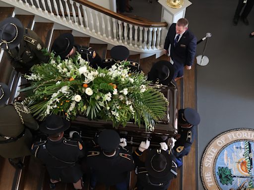 Bob Graham lying in state: Floridians remember him as a statesman and a listener