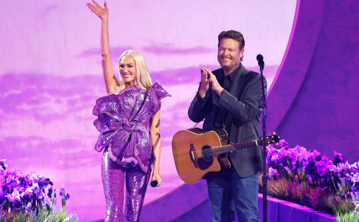 Blake Shelton and Gwen Stefani Show Off Their Chemistry in Captivating Duet