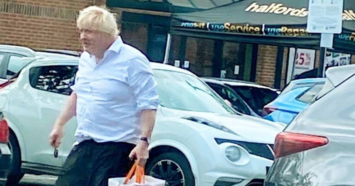 Boris Johnson spotted shopping for bargains at budget chain store
