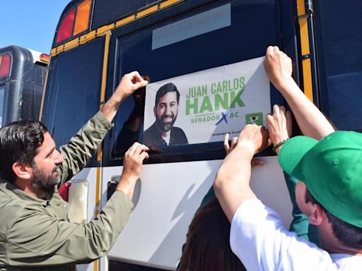 Juan Carlos Hank Krauss visita unión de transportistas en Tecate