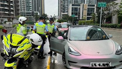 打擊勞動節假期交通違例 拘1白牌車司機票控2的哥