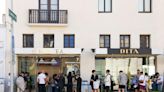 China's trendiest tea store opens first L.A. location (yes, there's a line for Cheese Grape Boom)