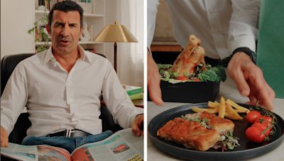 Figo calienta el Clásico pidiendo por Uber Eats... ¡un cochinillo!