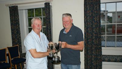 Dorchester snooker league winners presented with trophy