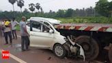 Andhra Pradesh: 3 dead as car rams into stationary lorry in Eluru | Vijayawada News - Times of India