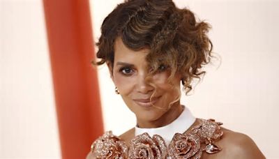 Halle Berry al Congresso Usa, basta vergognarsi della menopausa