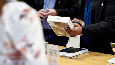 Apple Scores Win in Labor Case Involving Fired Retail Workers