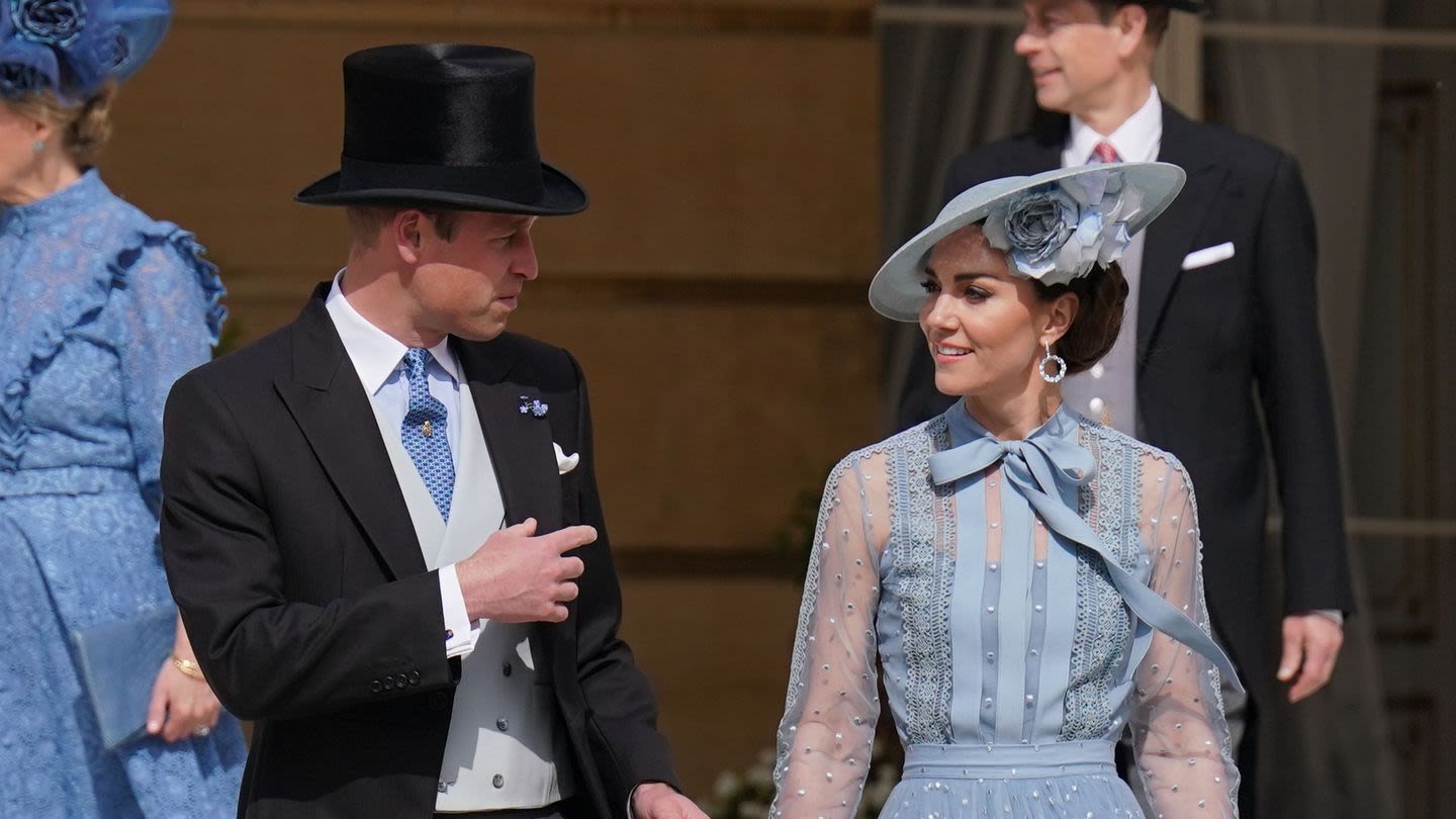 42 Photos of Royals at Garden Parties From 1931 to Present Day