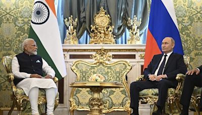 Russian President Vladimir Putin thanks PM Modi for trying to help resolve Ukraine crisis